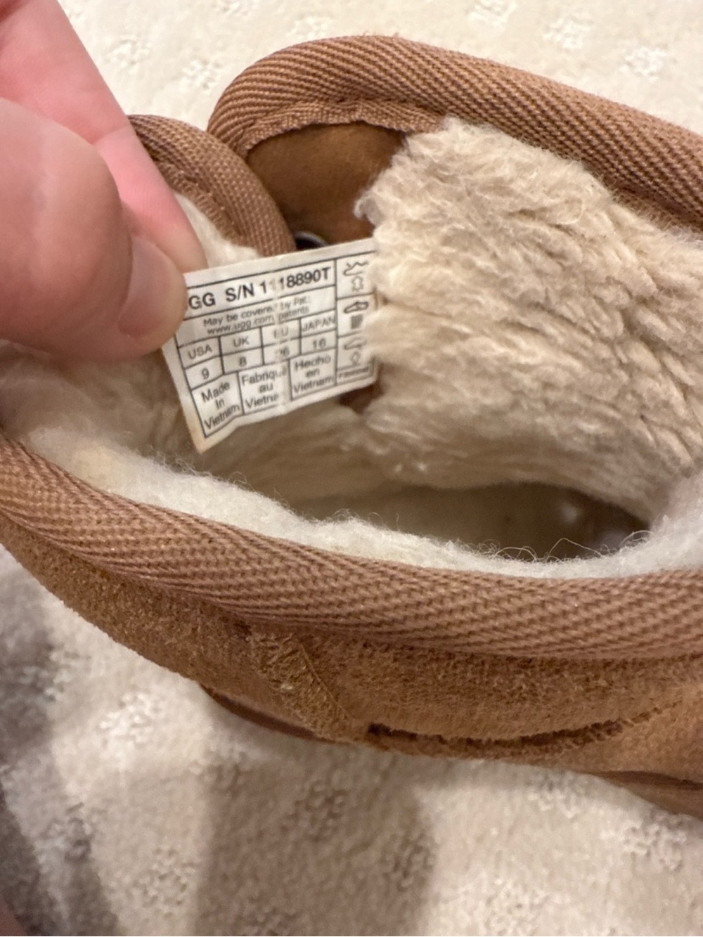 UGG Kids Classic Mini Bailey Button Chestnut Sheepskin Boots Size 9 - Picture 7 of 8